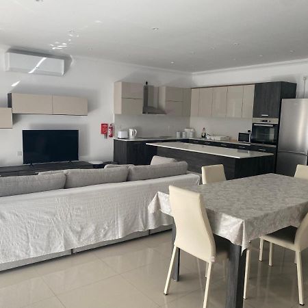 New 3 Bedroom Apartment Close To Airport Zurrieq Extérieur photo